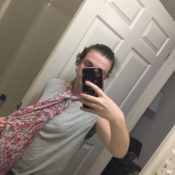 Floral Wrap Scarf Top - Picture 2 of 4